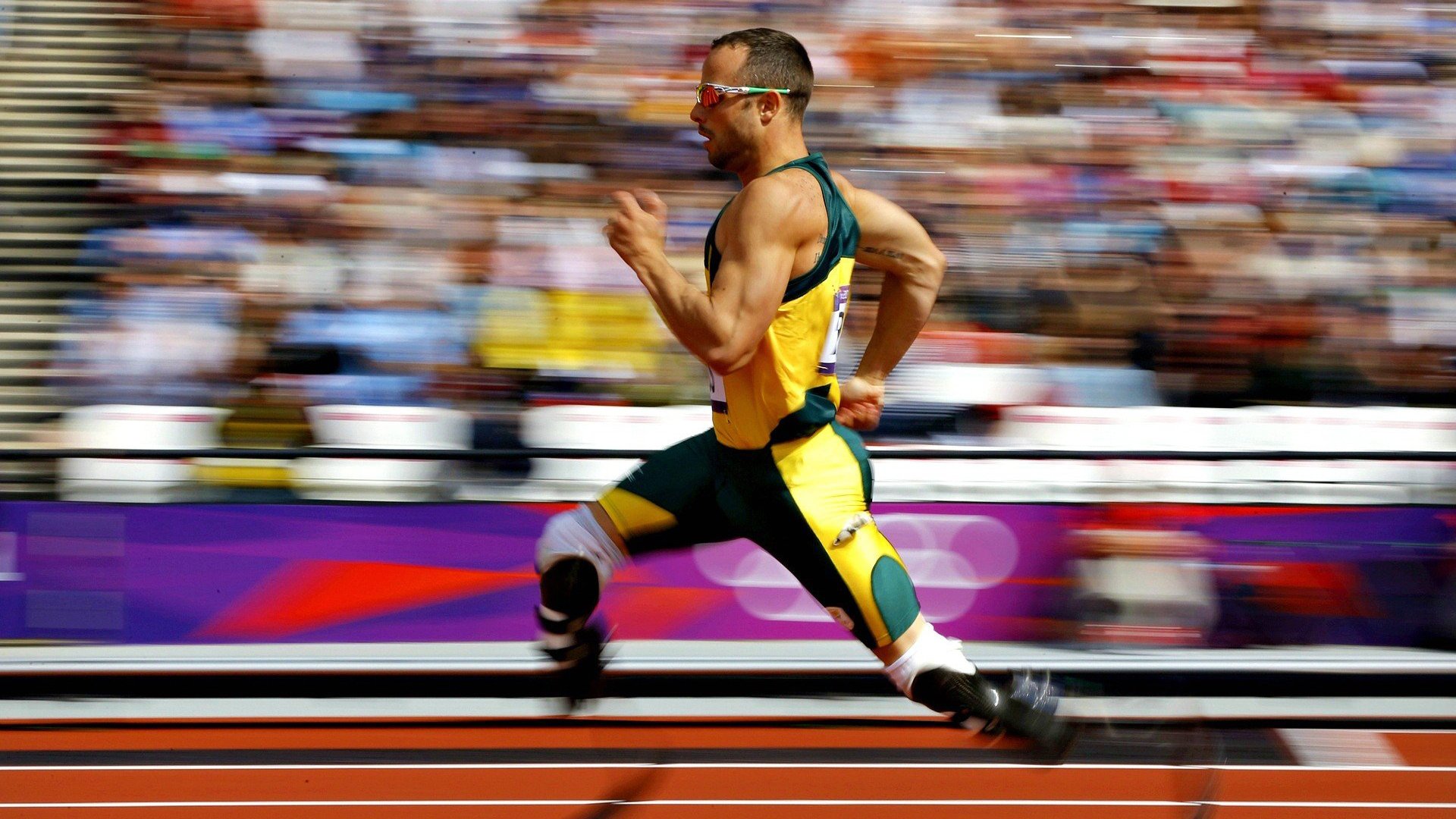 _现场直击:比赛中的惊险瞬间集锦_,比赛中的突发事件以及应对措施