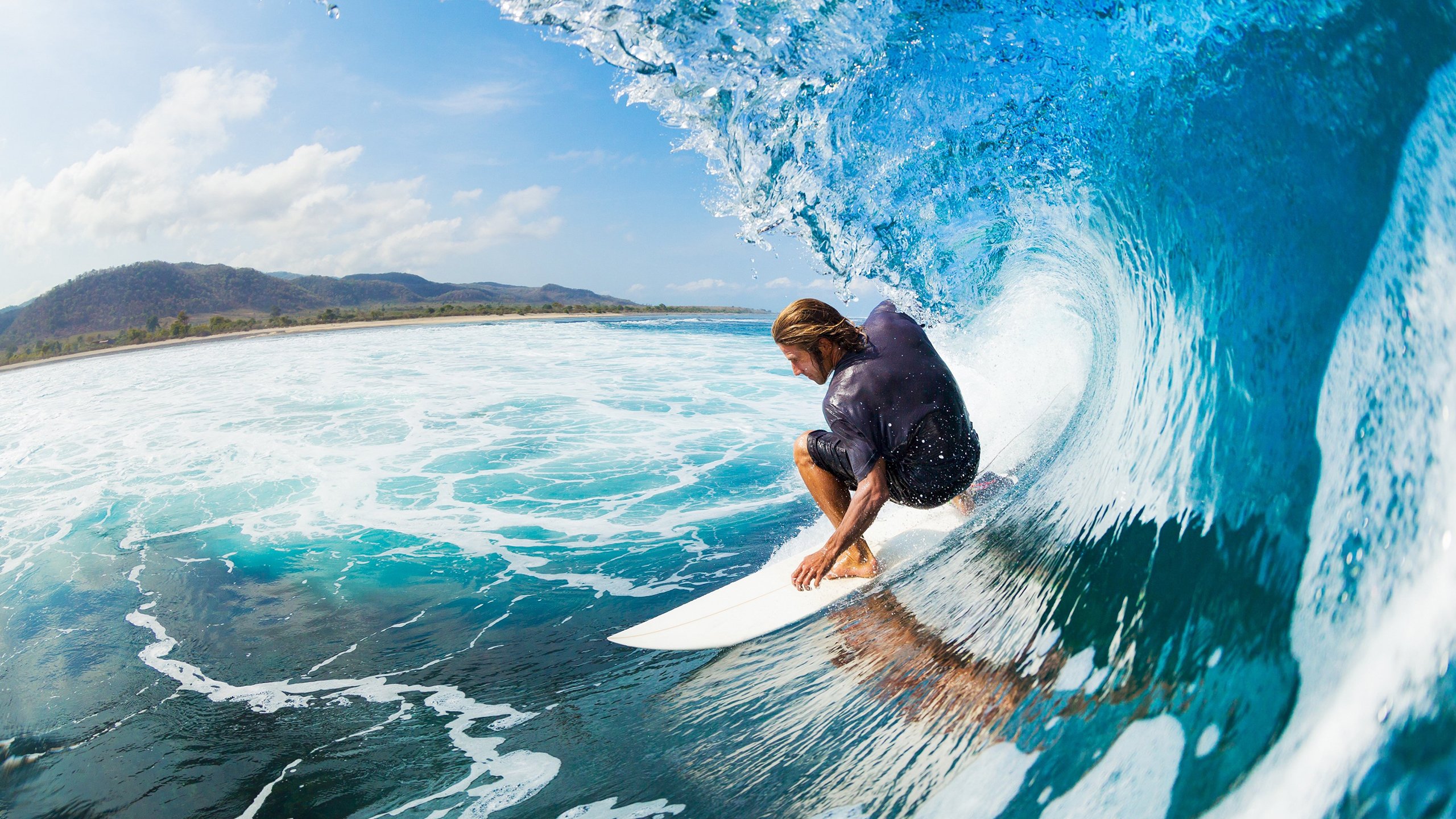 世界滑雪巡回赛中国选手再创佳绩，摘得多枚奖牌，国际滑雪冠军